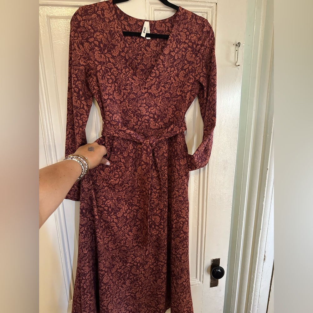 PACT Women's Burgundy Floral Wrap Midi Dress-size small nwot organic cotton